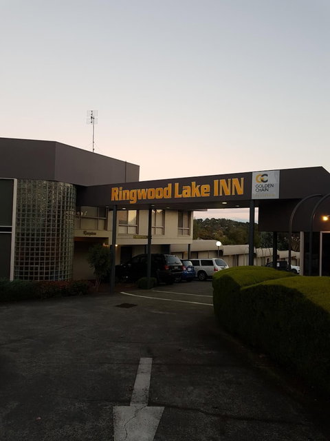 Ringwood Lake Inn - Holiday Find 4