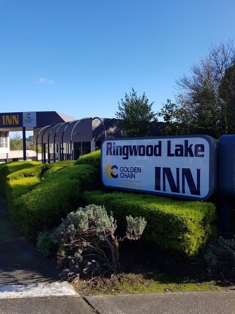 Ringwood Lake Inn - Holiday Find 1