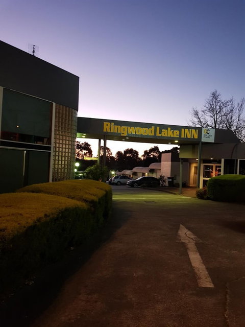 Ringwood Lake Inn - Holiday Find 2