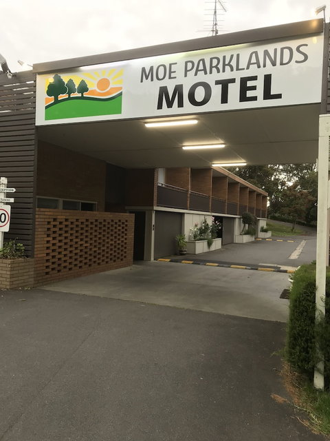 Moe Parklands Motel - Holiday Find 1