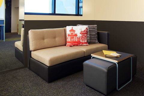 Atura Albury - Holiday Find 7