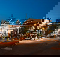 Majestic Oasis Apartments - Holiday Find
