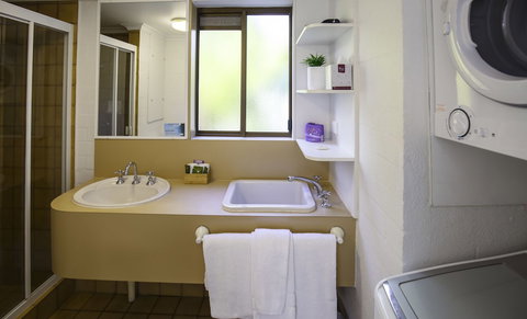 Ocean Breeze Resort - Holiday Find 3