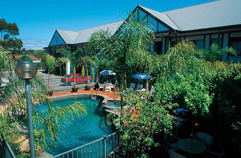 Ibis Styles Adelaide Manor - Holiday Find 1