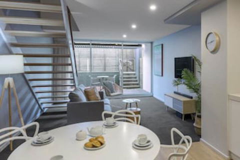 Oaks Nelson Bay Lure Suites - Holiday Find 0
