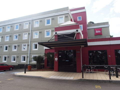 Ibis Sydney Thornleigh - Holiday Find 0