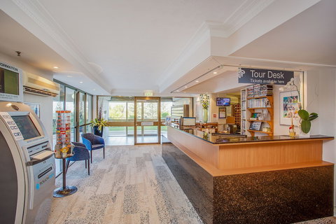 Gemini Court Holiday Apartments - Holiday Find 3