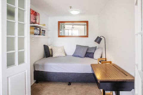 Gemini Court Holiday Apartments - Holiday Find 5