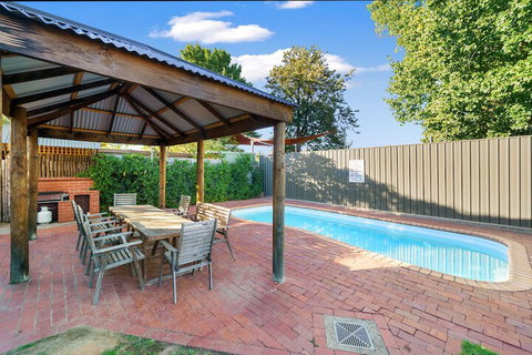 City Reach Motel - Holiday Find 1