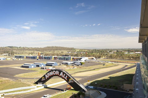 Rydges Mount Panorama Bathurst - Holiday Find 6