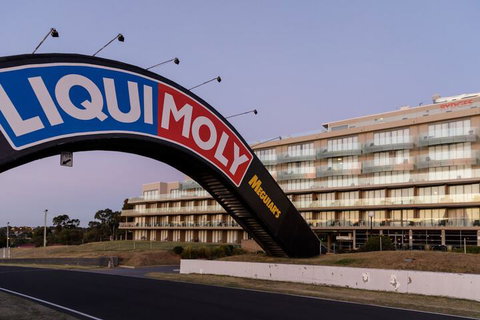Rydges Mount Panorama Bathurst - Holiday Find 7