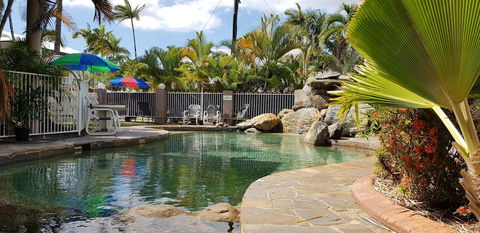 Reef Palms Motel - Holiday Find 3