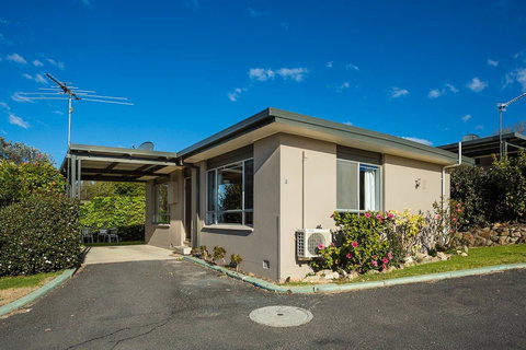 Eagle Heights - Holiday Find 0