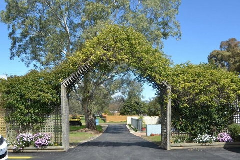 Wattle Motel - Holiday Find 1