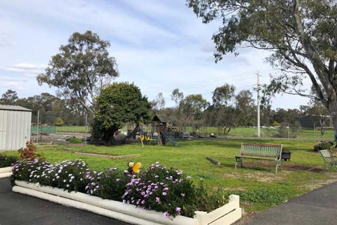 Wattle Motel - Holiday Find 7