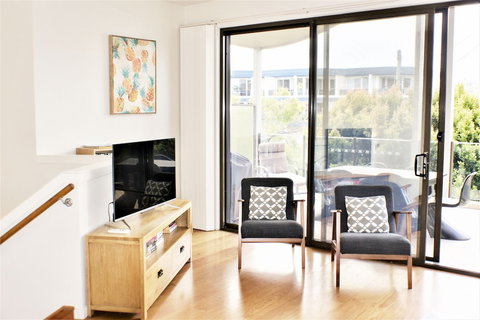 Rolling Waves 1 - Holiday Find 3