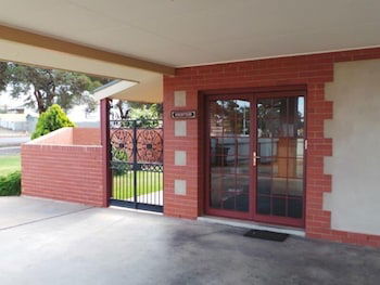 Gateway Motor Inn - Holiday Find 1