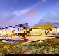 Cloudy Bay Beach House - Holiday Find