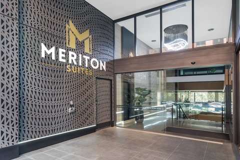Meriton Suites North Sydney - Holiday Find 1