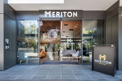 Meriton Suites North Sydney - Holiday Find 0