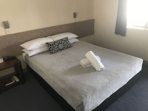 Nanango Star Motel - Holiday Find 6