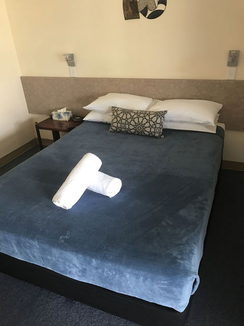 Nanango Star Motel - Holiday Find 3