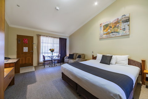 Roma Explorers Inn - Holiday Find 4