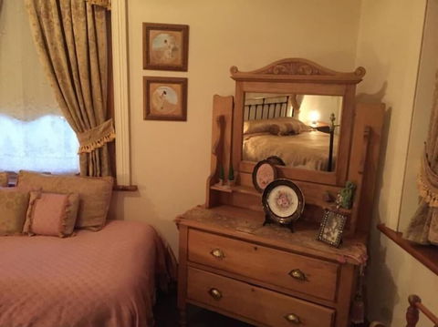 Segenhoe Inn Historic Bed & Breakfast - Holiday Find 6