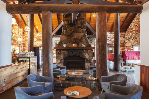 Lookout Mountain Retreat - Holiday Find 2