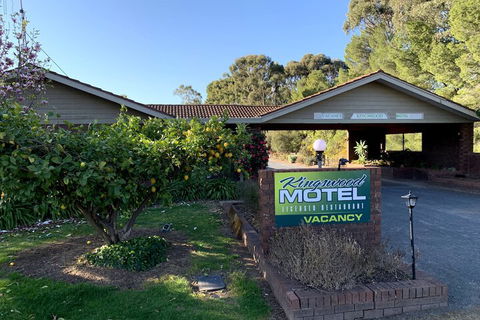 Kingswood Motel - Holiday Find 1