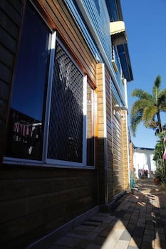 Happytourcairns Sharehouse - Holiday Find 0