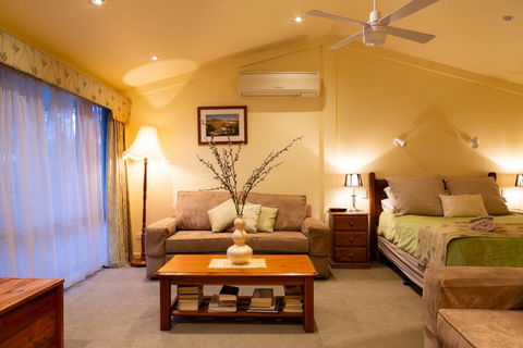 Courtsidecottage Bed & Breakfast - Holiday Find 3