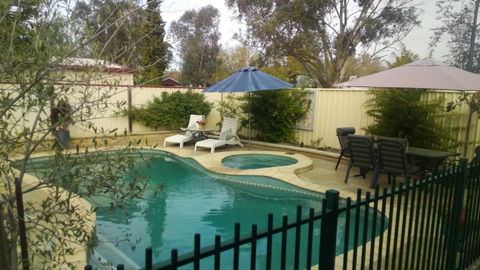 Courtsidecottage Bed & Breakfast - Holiday Find 2