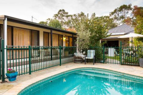 Courtsidecottage Bed & Breakfast - Holiday Find 0