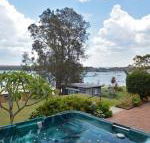 The House on the Lake at Fishing Point Lake Macquarie honestly put the line in  catch fish - Holiday Find
