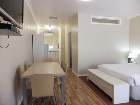 Nagambie Caravan Park & Motel - Holiday Find 0