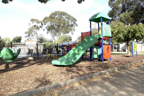 Nagambie Caravan Park & Motel - Holiday Find 2