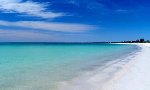 Whatmans Beach House - Holiday Find 3