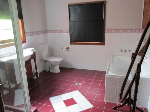 Henrys Cottage - Holiday Find 1