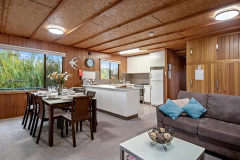 Renmark River Villas & Boats & Bedzzz - Holiday Find 1