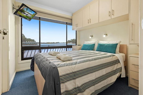 Renmark River Villas & Boats & Bedzzz - Holiday Find 6