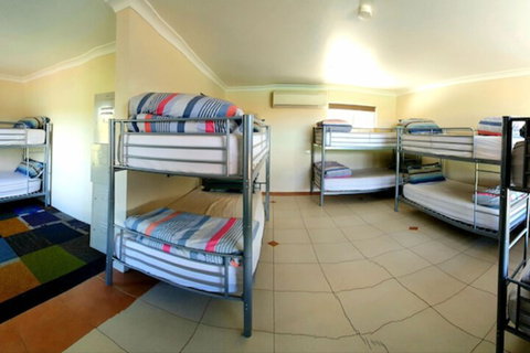 Jump Inn Alice Budget Accommodation - Holiday Find 7