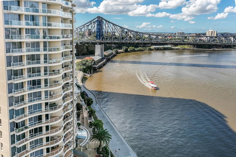 River View Suites In The Heart Of Brisbane - Holiday Find 3