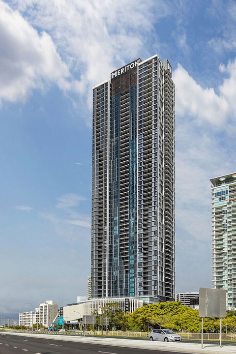 Meriton Suites Southport, Gold Coast - Holiday Find 1