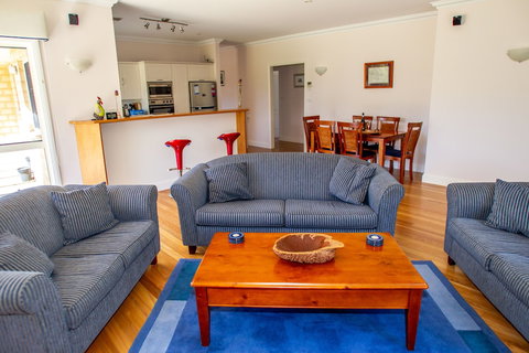 Lochnagar Barossa - Adults Only - Holiday Find 5