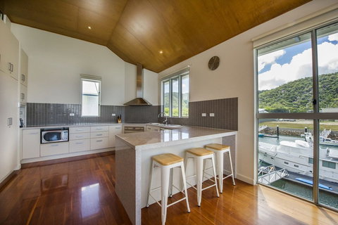 Waters Edge Townhouse 2 - Holiday Find 3