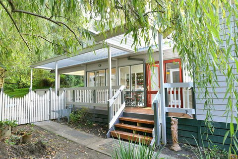 Aura Of The Dandenongs - Holiday Find 0