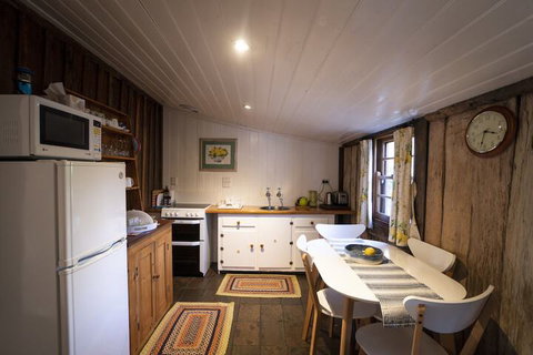 Camerons Cottage - Holiday Find 2