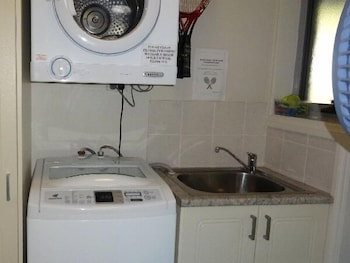 Ironbark - Deluxe Family Townhouse - Holiday Find 6