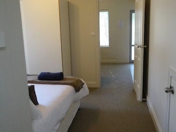 Ironbark - Deluxe Family Townhouse - Holiday Find 4